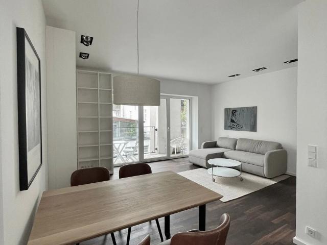 F Bornheim: modern möblierte 2 Zimmer Wohnung