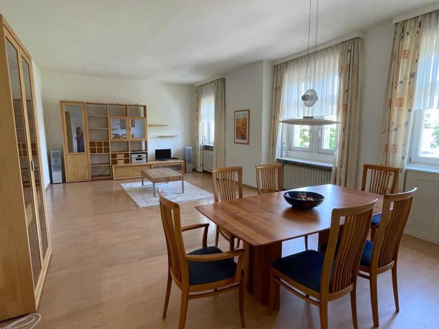 F Dichterviertel: helle, charmant möblierte 3 Zimmer Altbau Wohnung