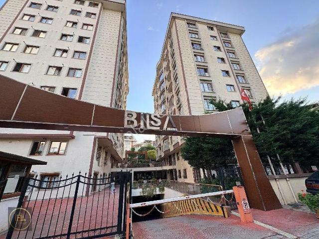 F l Den Örnek Merkez Bilsa Sitesinde7/24 Güvenlikli Bahçe Kullanımlı 2+1 Giriş Daire