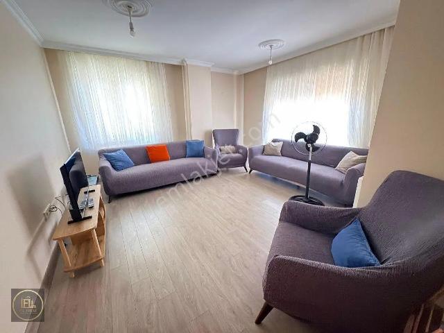 F l Den Örnek Merkezde Full Eşyalı Ayrı Mutfakli Arakat Genis Bakımlı 1+1