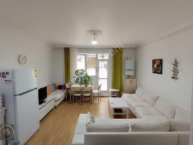 F l Den Göztepe Metro 14 Dk Yürüme Mesafesinde Full Eşyalı Bakımlı 2+1