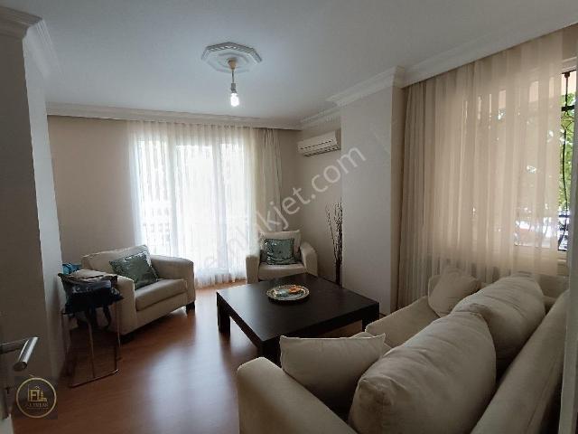 F l Den Ümraniye Esenevlerde Toplu Taşıma Güzergahında Full Eşyalı,ayrı Mutfak 1+1