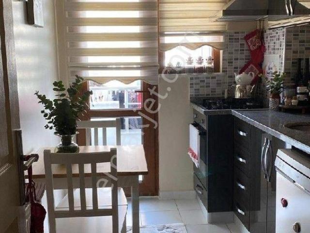 F l Den Zümrütevler Metroya 5 Dk Yürüme 2+1 Genç Binada Bakımlı Daire