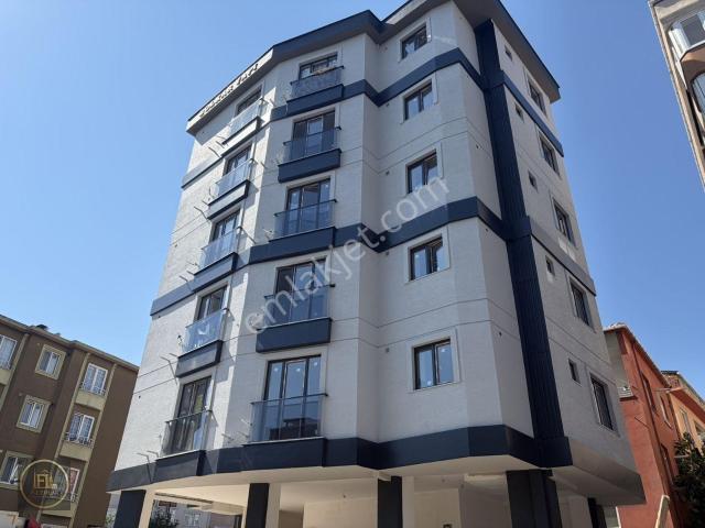 F l Emlaktan Altınşehir Dudullu Yakını 1+1 4. Kat Sıfır Lüks