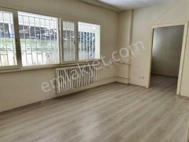 F l Emlaktan Altunizade De 2+1 Sitede Daire