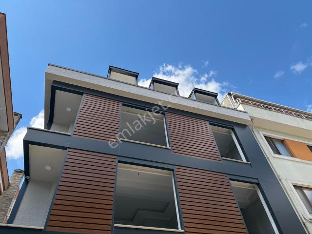 F l Emlaktan Emaar Avm Libadiye Ve Acıbadem Metrobüs Yakını 2+1