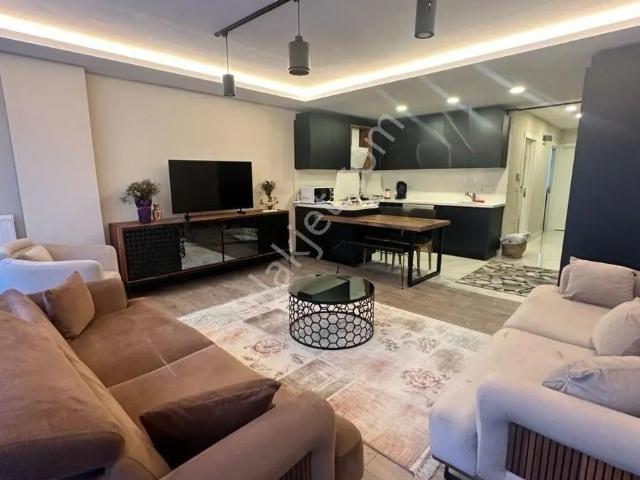 F l Emlaktan Emaar Avm Libadiye Yakını Yeni Bina Yeni Eşyalı 2+1