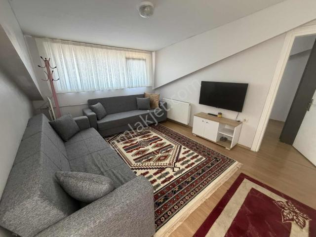 F l Emlaktan Emaar Avm Libadiye Yakını 1+1 Ayru Mutfak Çatı Katı