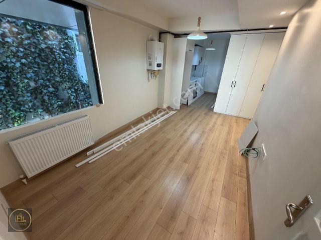 F l Emlaktan Eyüpoğlu Kolej Yakını 1+1 Açık Mutfaklı Y.giriş Daire