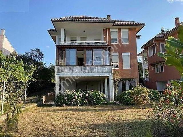 F l Emlaktan Şile Alacalı'da Deniz Manzaralı Önü Kapanmaz Müstakil Villa