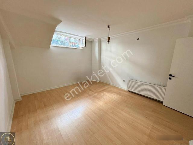 F l Emlaktan Salacakta İçi Sıfırlanmış Ferah 1+1 Kiralık Daire