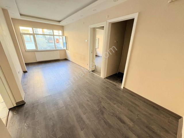F l Emlaktan Üsküdar Merkezde Kiralık Daire