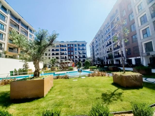 F l Emlaktan Zeytinburnu Merkezefendi Konutlarında 2+1 Balkonlu