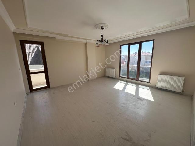 Fırat Emlak'tan Geniş 4+1 Kiralık Dubleks Daire