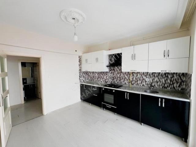 Fırat Mahallesi Merkezi Konumda 3+1 Satılık Daire