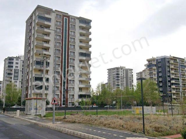 Fırat Mahallesinde 75.cadde Yürüme Mesafesinde Kiralık Daire