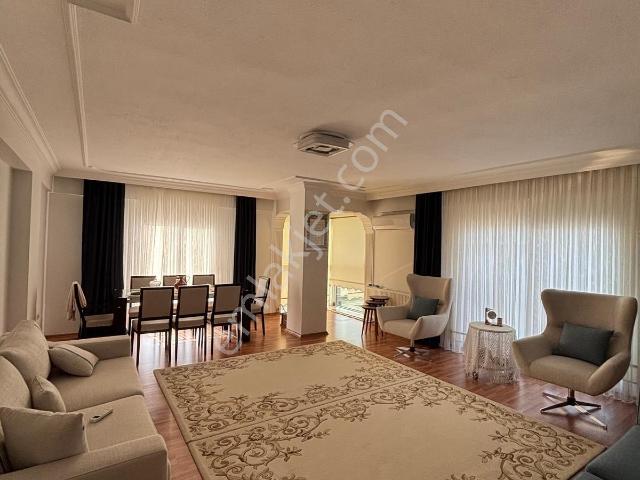 Fırat Mahallesinde Ebeveyn Banyolu 3+1 Satılık Daire