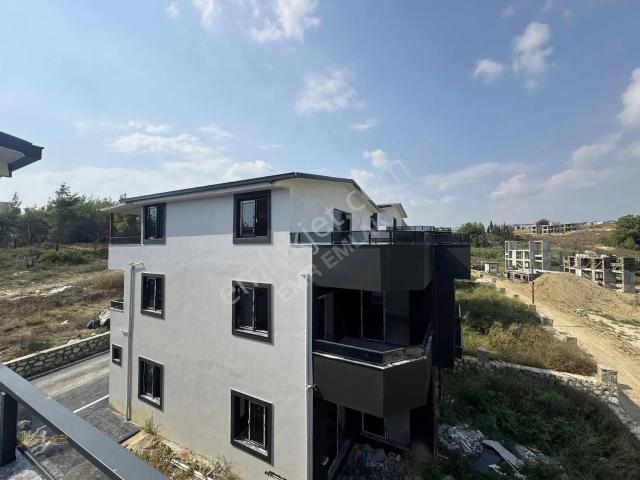 Fırsatt Çınarlı'da 6+2 Tripleks 250 M2 Satılık Villalar !