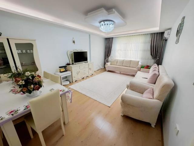 Fırsatt 20'lik Cadde Üzerinde 2+1 Arakat Satılık Daire