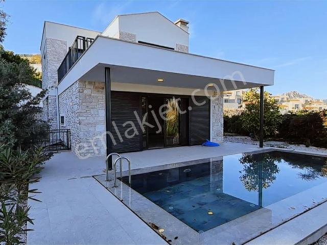 Fırsat Bodrum Ortakent'te Satılık Tam Müstakil Havuzlu Villa