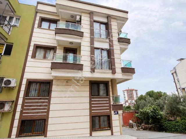 Fırsat! Bayraklıda 2 Balkonlu, Asansörlü Ferah 2+1 Kiralık