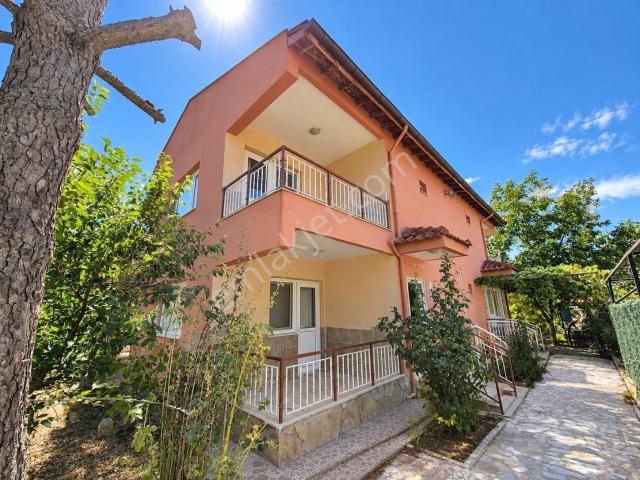 Fırsat! Korkuteli İstem Sitesi'nde Satılık Villa ikiz