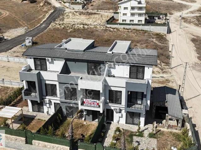 Fırsat. ! Çınarlı Hekimköy Civarı Fourleks Villa