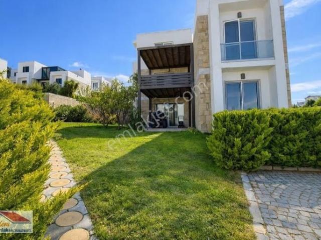 Fırsat Villa ! Bodrum Küçükbükte Deniz Manzaralı 4+1 Villa