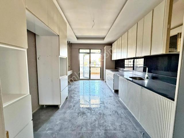 Fıstıklık'ta Yerden Isıtma Arakat Modern Mutfak Geniş Otr.lüx3+1