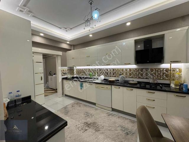 Fıstıklık Merkezde Kiralık Eşyalı 3+1