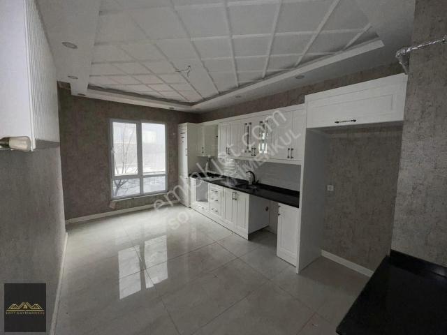 Fıstıklık Park Çvrs Çift Balkon Banyo Masrafsız Satılık 3+1