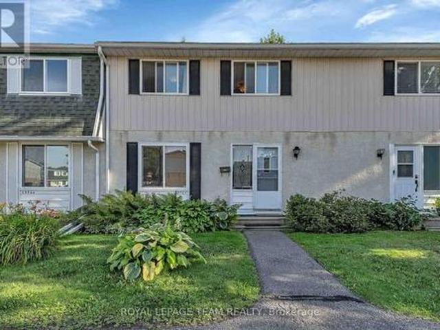 F 1516 Beaverpond Drive, Ottawa, ON, K1B 3R9 townhouse for sale | Listing ID X13655 | Royal LePage