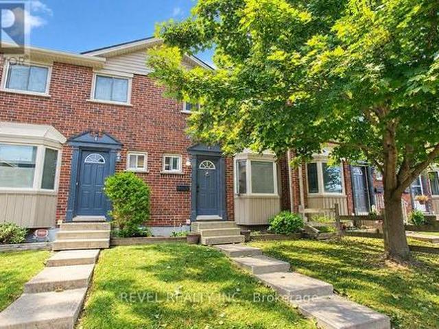 F 151 Brantwood Park Road, Brantford, ON, N3P 1X9 townhouse for sale | Listing ID X13818 | Royal LePage