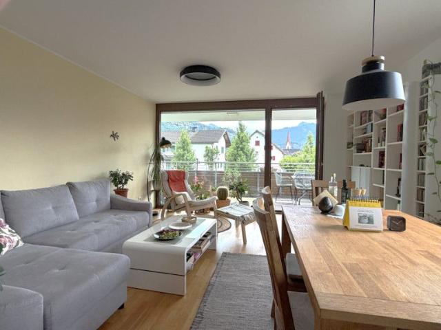 Familiäre sonnige 3 Zimmer Wohnung mit TG Stellplatz