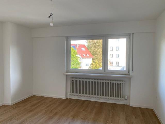 Familien willkommen 4 Zimmer Wohnung mit Balkon