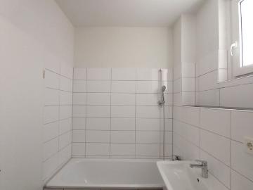 Familien aufgepasst! Günstige 4 Zimmerwohnung ab sofort beziehbar!