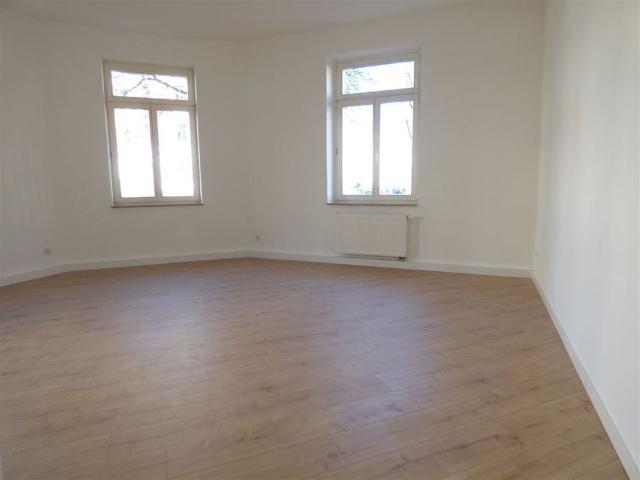 Familien aufgepasst! 3 Raum Whg. in Gohlis, Bad mit Fenster, Wanne, helle Wohnküche!