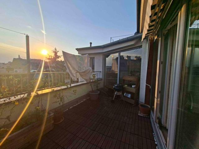 Familien Hit: Sonnenduchflutete Dachgeschoss Wohnung
