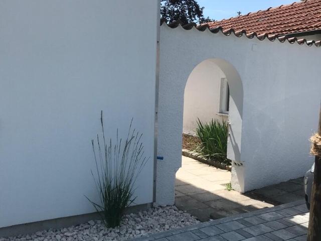 Familiendomizil mit Garten –renovierte DHH mit 146 m², 5,5 Zimmer, 3 Bäder, Garage und 4 Stellplätze