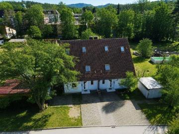 FAMILIENFREUNDLICH Doppelhaushälfte mit Garten