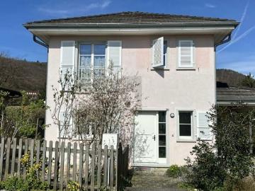 FAMILIENFREUNDLICH MIT SONNIGEM GARTEN!