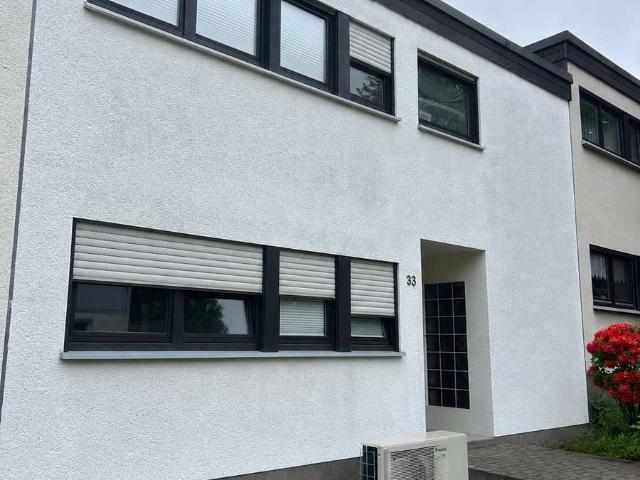 Familienfreundlich/Barrierearm saniertes RMH mit Treppenlift und rollstuhlgerechtem Bad