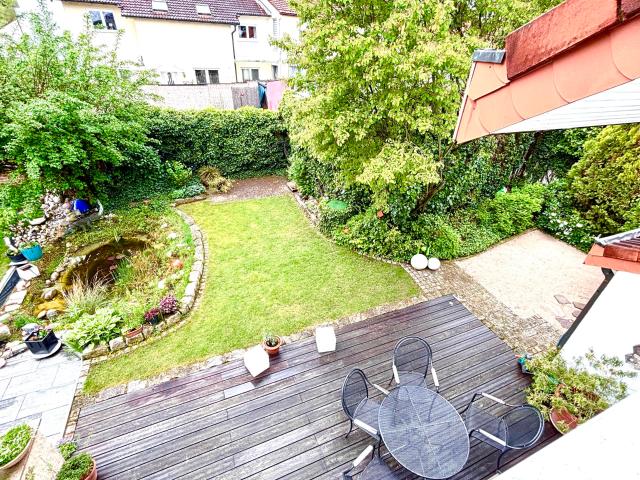 Familienfreundliche Doppelhaushälfte mit Garten und Garage