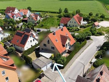 Familienfreundliche Doppelhaushälfte mit Garten, Kamin & Garage in ruhiger Lage