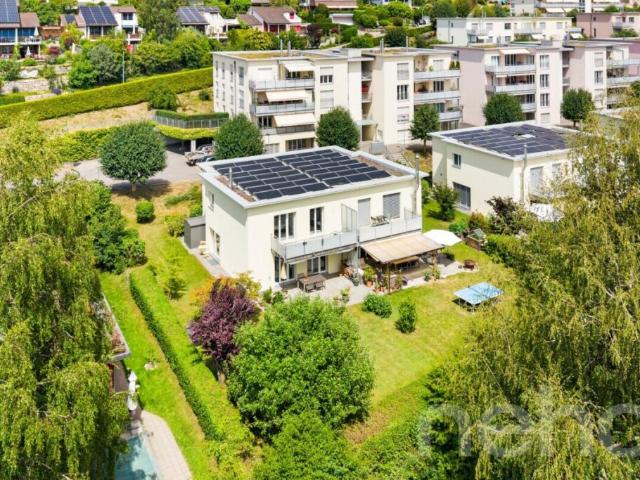 Familienfreundliche Doppelhaushälfte mit grossem Garten
