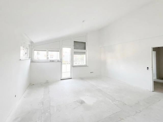 Familienfreundliche Wohnung mit Balkon, Terrasse und Parkplatz