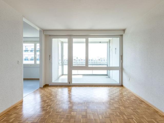 Familienfreundliche Wohnung mit idealen Verkehrsanbindungen sucht Sie