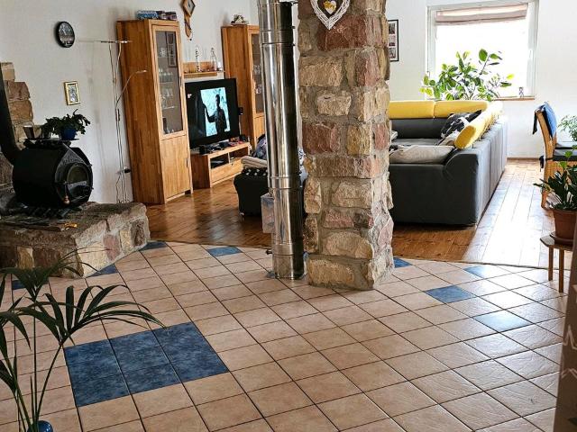 Familienfreundliche Wohnung mit Loggia Kamin