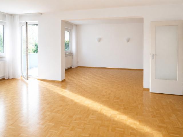 Familienfreundliche 3,5 bis 4 Zimmer Wohnung in der grünen Lunge von Stuttgart