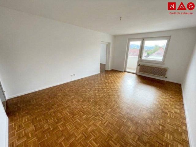 Familienfreundliche 3 Raum Wohnung mit sonniger Loggia in toller Lage ab 01.11.2026 verfügbar